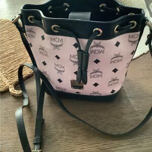 Mcm heritage drawstring mini bucket bag in chalk pink